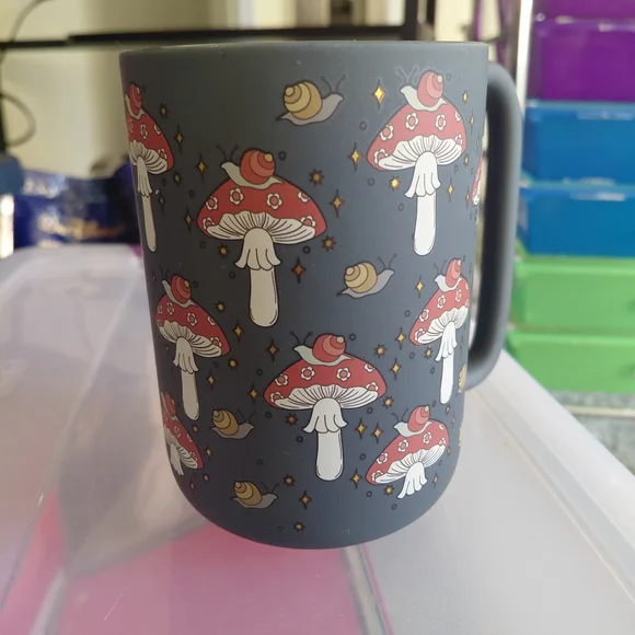 Gray Mushroom Pattern Mug - Picture 4 of 9